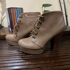 Elegant Tan Lace-Up Platform Boots